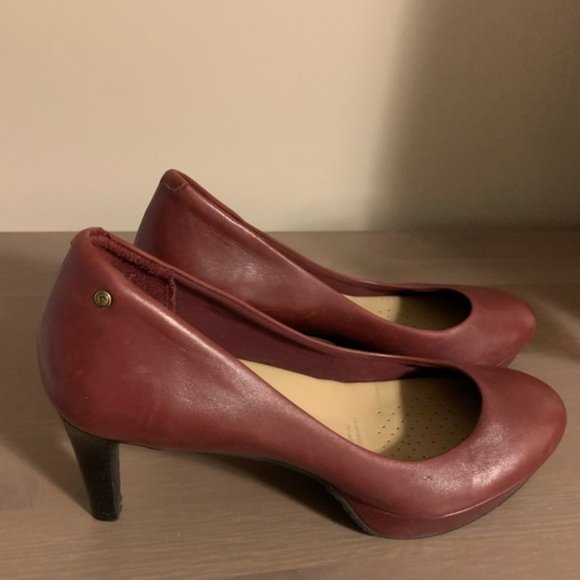 Rockport Adidas Maroon Pumps - Women’s Size 7.5 - Picture 4 of 6